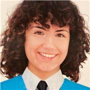 Profesora de lengua que imparte clases a niños de todas las edades